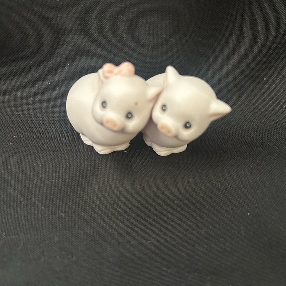 1992 Precious Moments Pigs